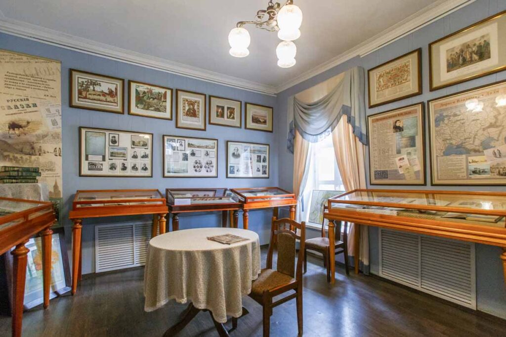 Le petit musée n’occupe que deux pièces de la demeure où se sont écoulées les dernières années de la vie du linguiste
