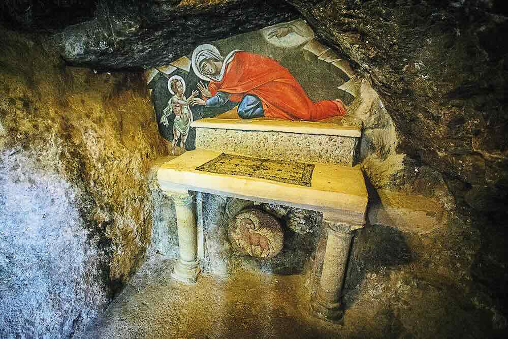 La caverne qui abrita saint Jean le Précurseur et sa mère
