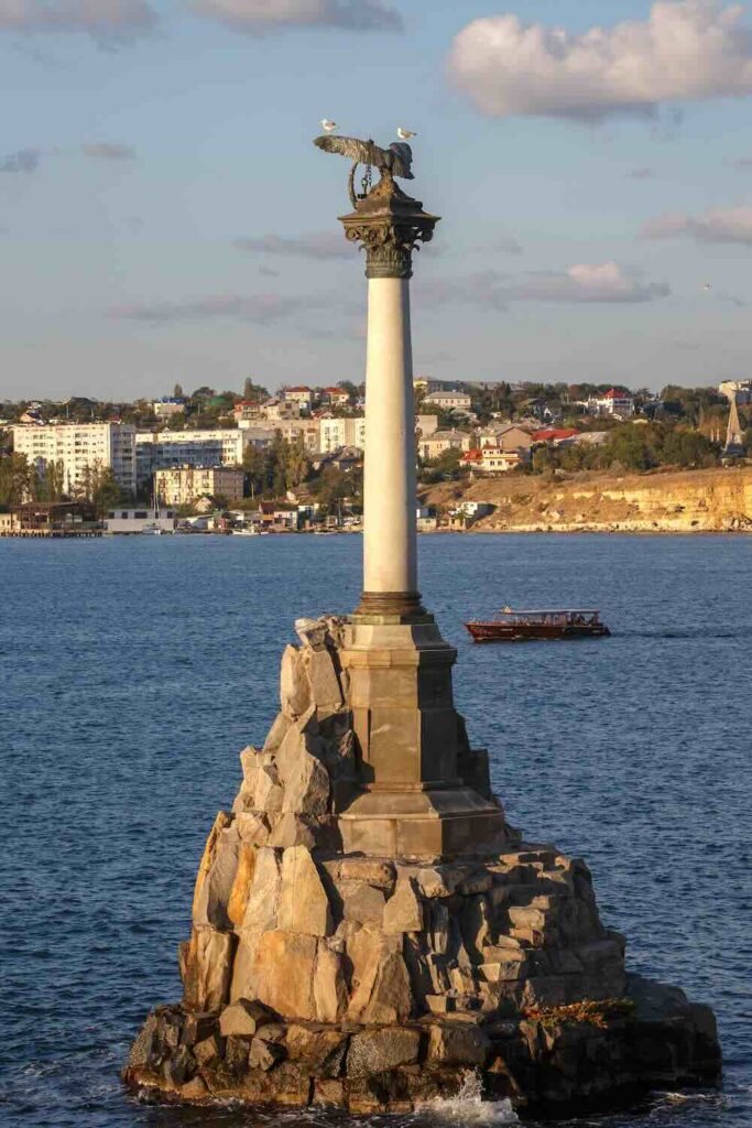 Monument to the Sunken Ships (1905) – the architectural symbol of Sevastopol
