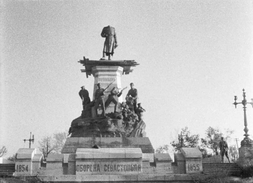Памятник «Оборона Севастополя» защитникам города в годы Крымской войны