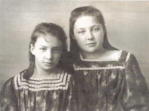 Marina with her younger sister Anastasia. 1905