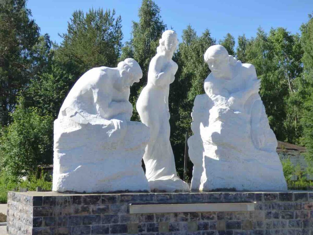 Хранители Вишерской земли – богатыри Ветлан, Полюд и красавица Вишера. Фото Е. Петровой